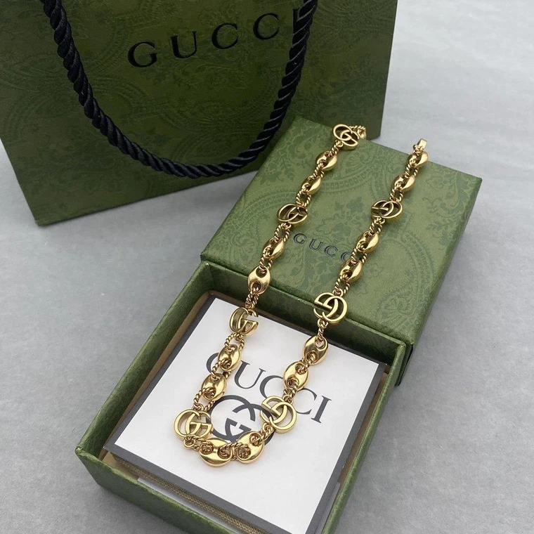 Metal necklace