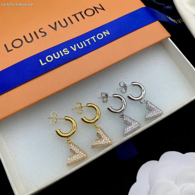 Letter logo classic earring
