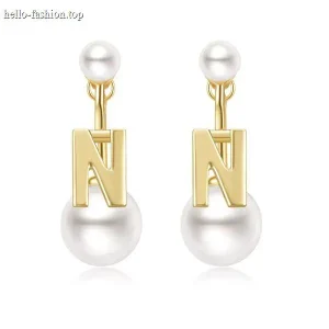 Alphabet pearl earrings