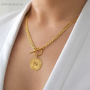 Bee necklace