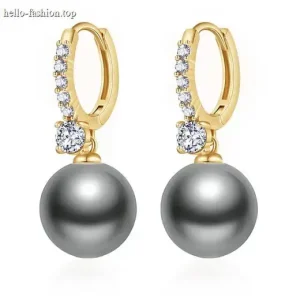 Classic pearl earrings