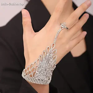 Elegant handchain