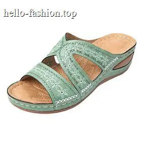 Embroidered platform slippers