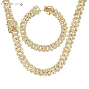 Necklace and bracelet set