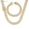 Necklace and bracelet set